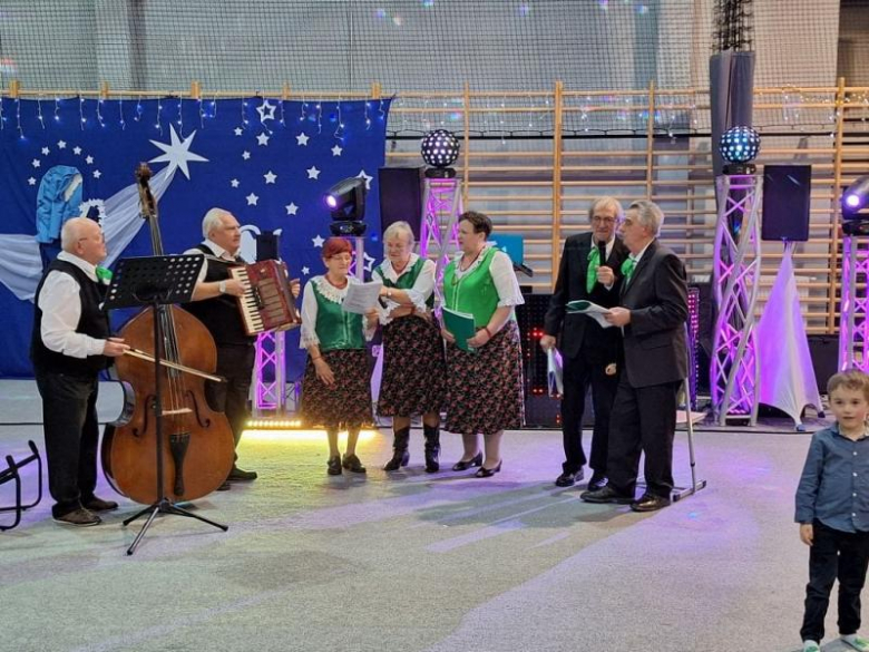 Kiermasz Bożonarodzeniowy w Lutyni