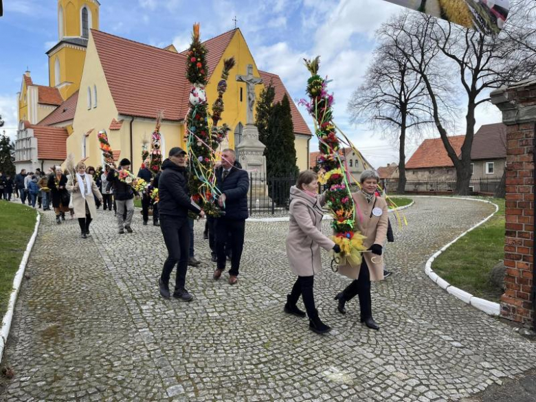 Niedziela Palmowa w Kostomłotach