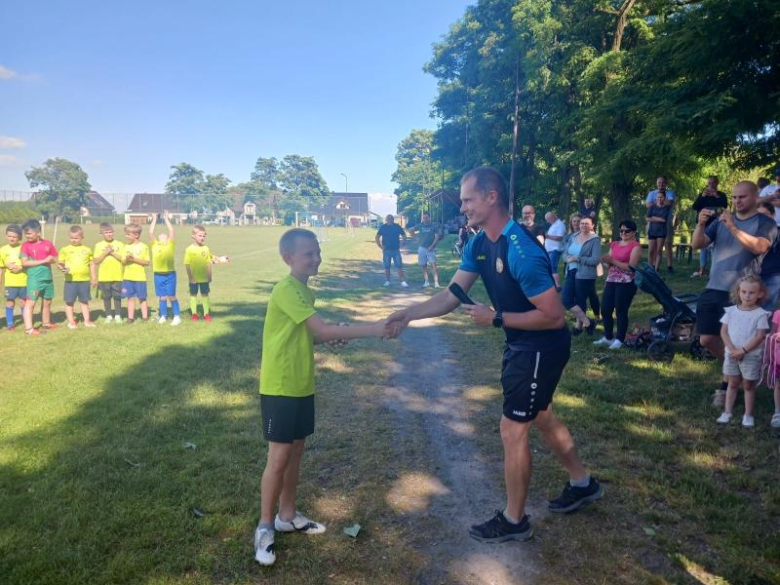 Na boisku w Kostomłotach świętowano zakończenie mijającego sezonu
