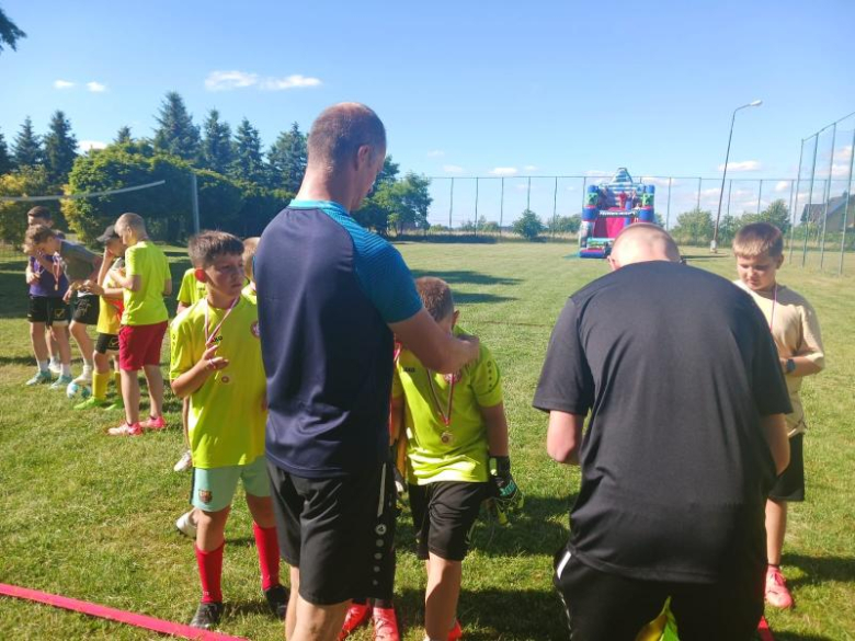 Na boisku w Kostomłotach świętowano zakończenie mijającego sezonu