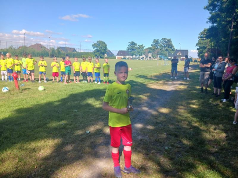 Na boisku w Kostomłotach świętowano zakończenie mijającego sezonu