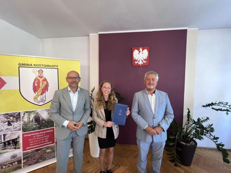 Wójt Gminy Kostomłoty wręczył uczniom stypendia