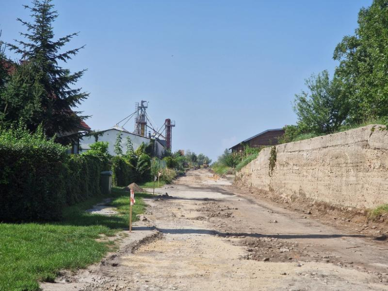 Trwa przebudowa dwóch dróg w Radakowicach