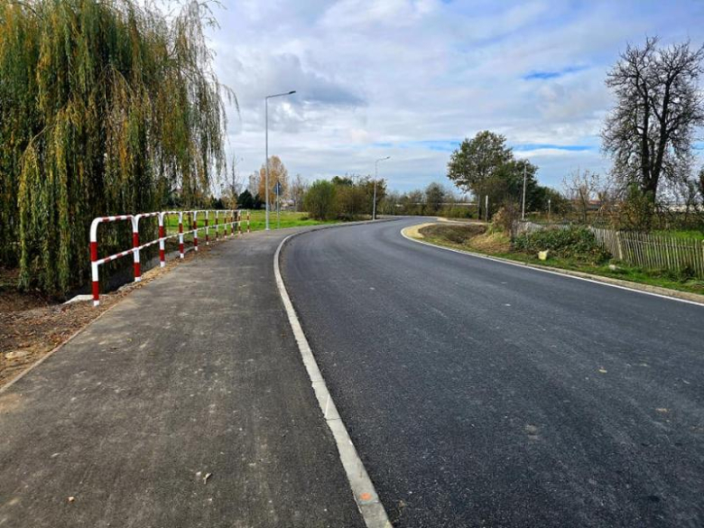 Odbiór przebudowanej drogi w gminie Miękinia