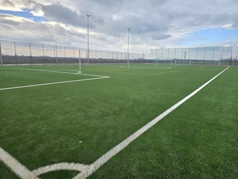 Nowe boisko w Kadłubie