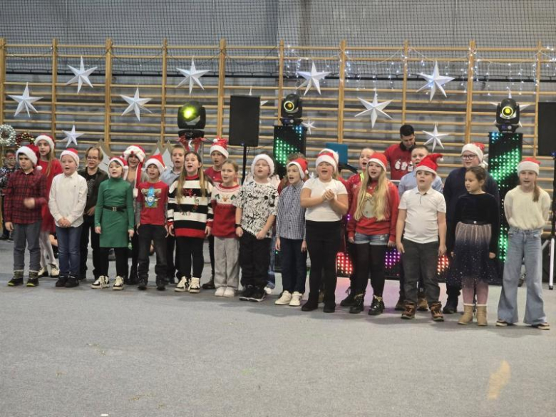 Kiermasz Bożonarodzeniowy w Lutyni