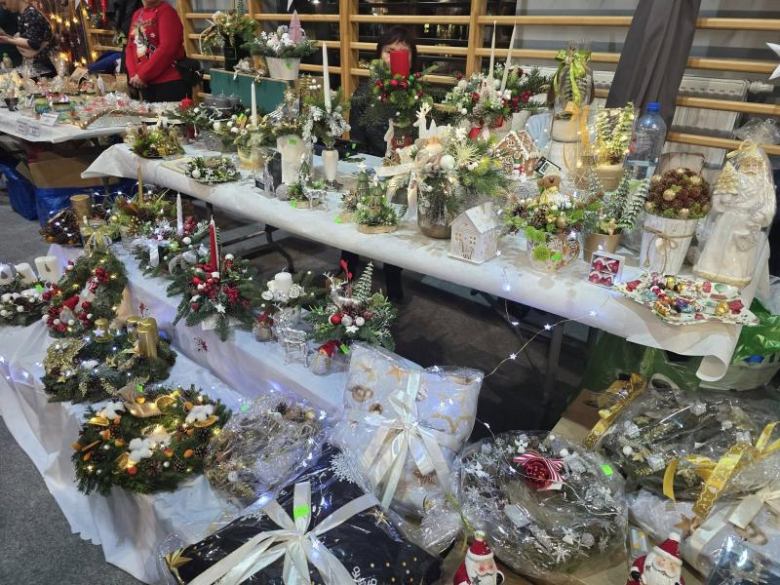 Kiermasz Bożonarodzeniowy w Lutyni