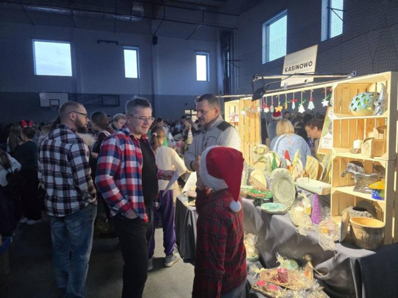 Kiermasz Bożonarodzeniowy w Lutyni