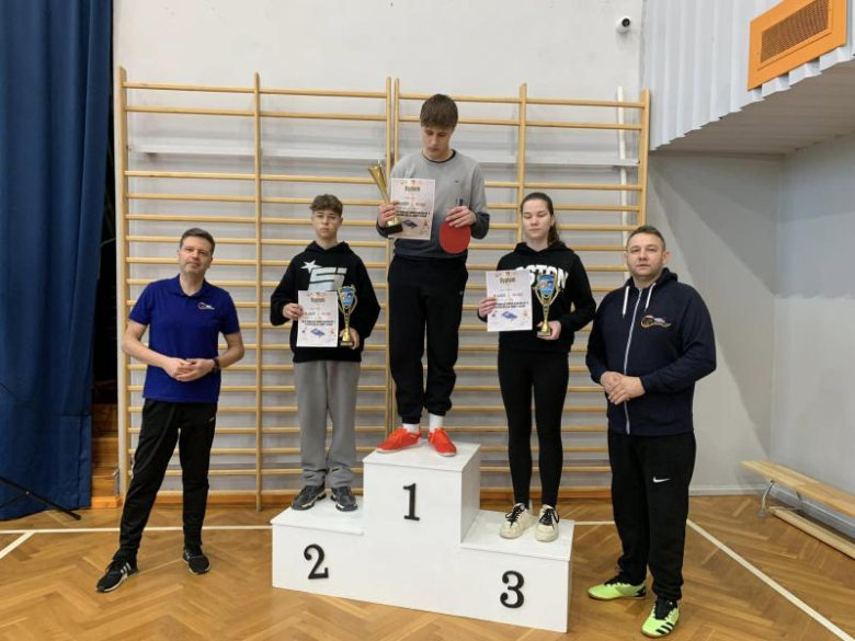 Turniej tenisa stołowego