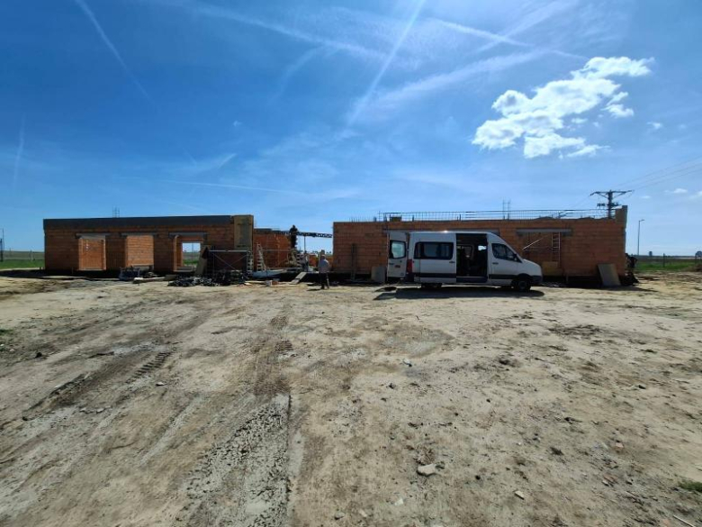 Budowa idzie zgodnie z planem