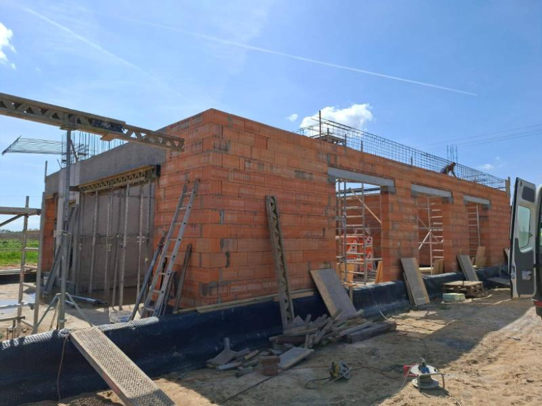 Budowa idzie zgodnie z planem