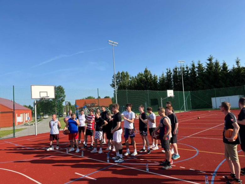 Turniej koszykówki w Piekarach