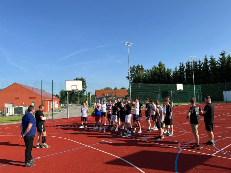 Turniej koszykówki w Piekarach