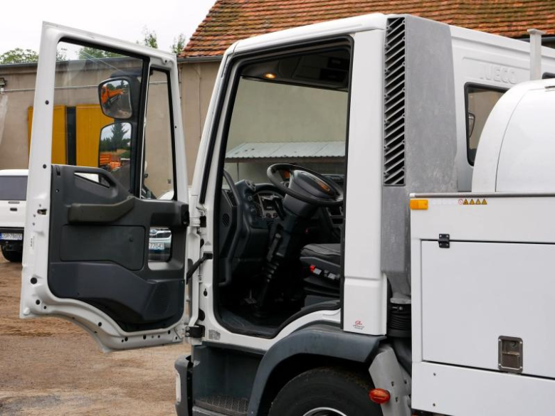 Kolejny nowy sprzęt dla służby drogowej Powiatu Średzkiego