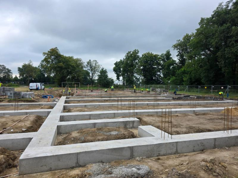 SUW w Źródłach w budowie