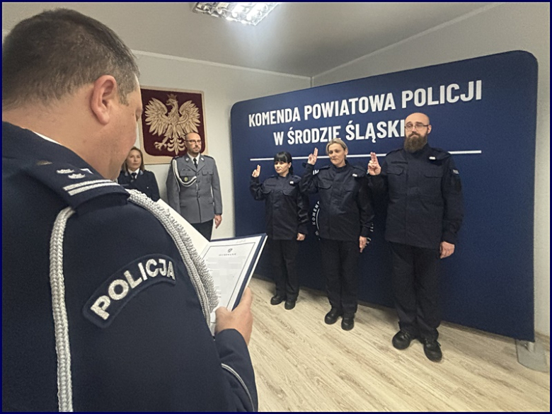 Nowo przyjęci policjanci 