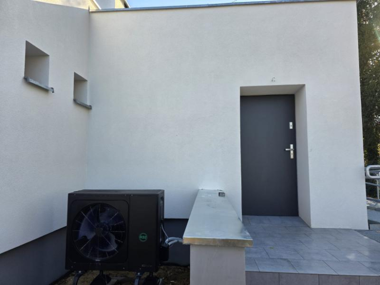 Zakończone prace remontowe w świetlicy wiejskiej w Łowęcicach