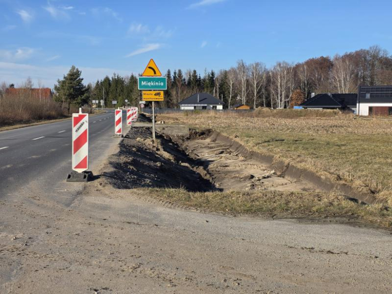 Rozpoczęły się prace przy budowie chodnika