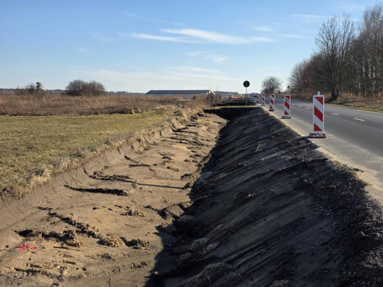 Rozpoczęły się prace przy budowie chodnika