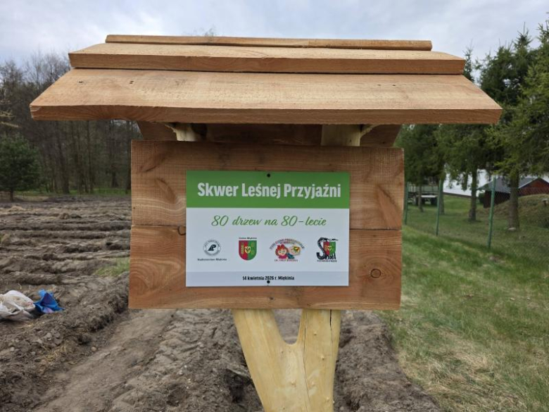 80 drzew na 80-lecie szkoły