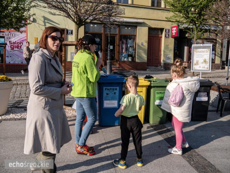 Dzień Ziemi na Rynku Dolnym w Środzie Śląskiej