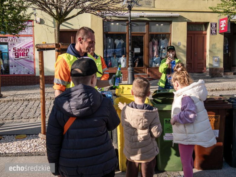 Dzień Ziemi na Rynku Dolnym w Środzie Śląskiej