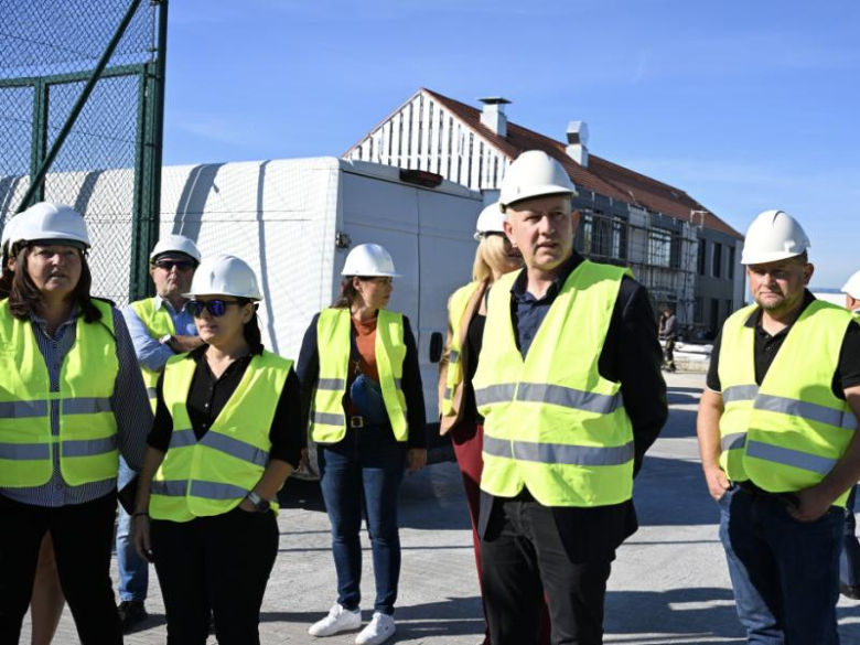 Radni i władze gminy na wizji lokalnej. Sprawdzili postęp kluczowych inwestycji
