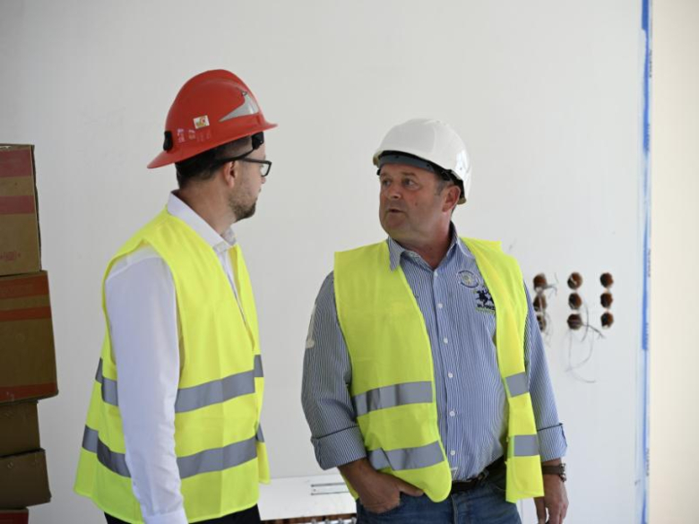 Radni i władze gminy na wizji lokalnej. Sprawdzili postęp kluczowych inwestycji