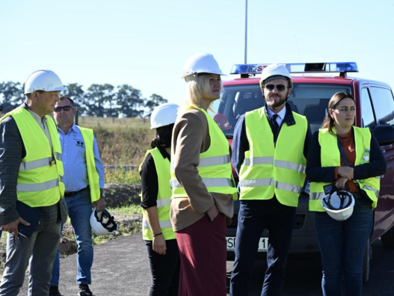 Radni i władze gminy na wizji lokalnej. Sprawdzili postęp kluczowych inwestycji