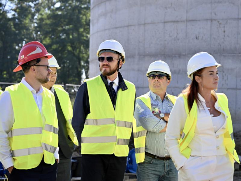 Radni i władze gminy na wizji lokalnej. Sprawdzili postęp kluczowych inwestycji