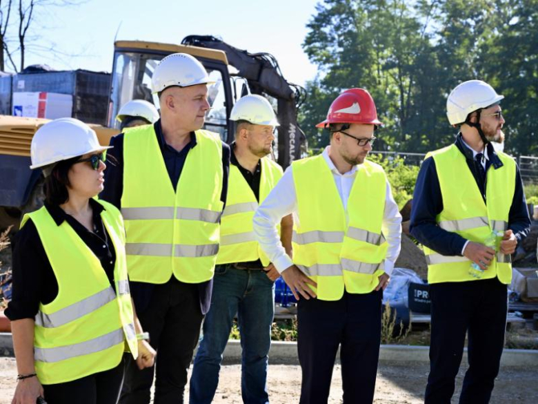 Radni i władze gminy na wizji lokalnej. Sprawdzili postęp kluczowych inwestycji