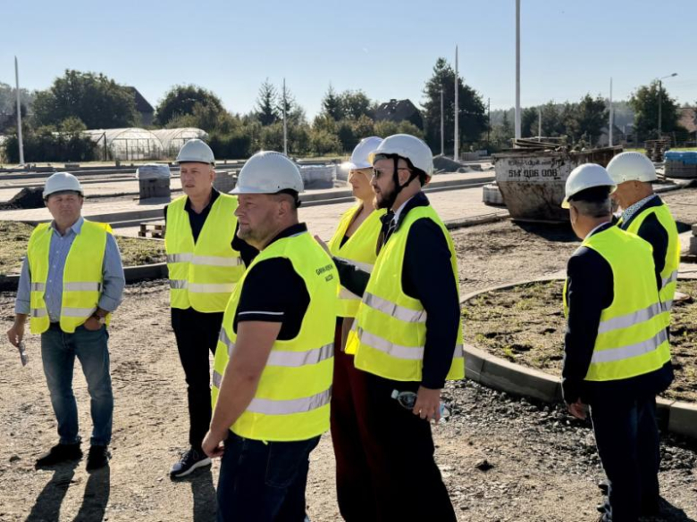 Radni i władze gminy na wizji lokalnej. Sprawdzili postęp kluczowych inwestycji