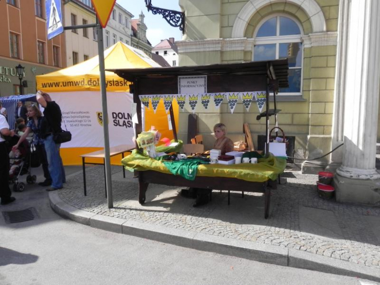 Punkt informacyjny gotowy do działania