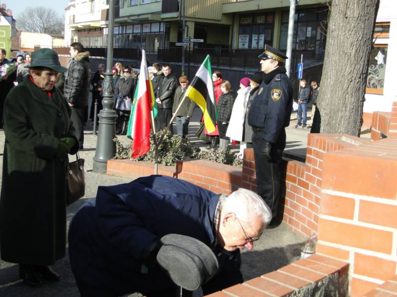 Uroczystości upamiętniające 71 rocznicę pierwszej masowej deportacji Polaków na Syberię