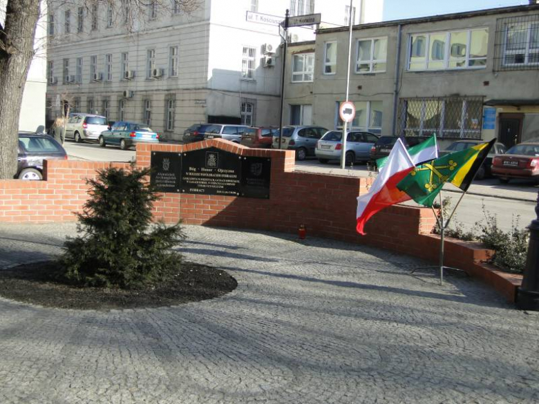 Uroczystości upamiętniające 71 rocznicę pierwszej masowej deportacji Polaków na Syberię