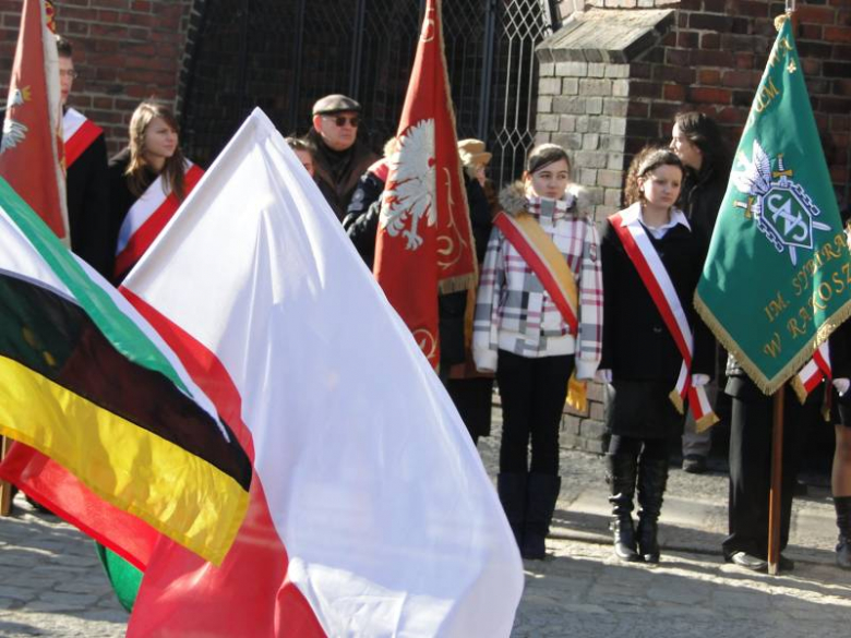 Uroczystości upamiętniające 71 rocznicę pierwszej masowej deportacji Polaków na Syberię