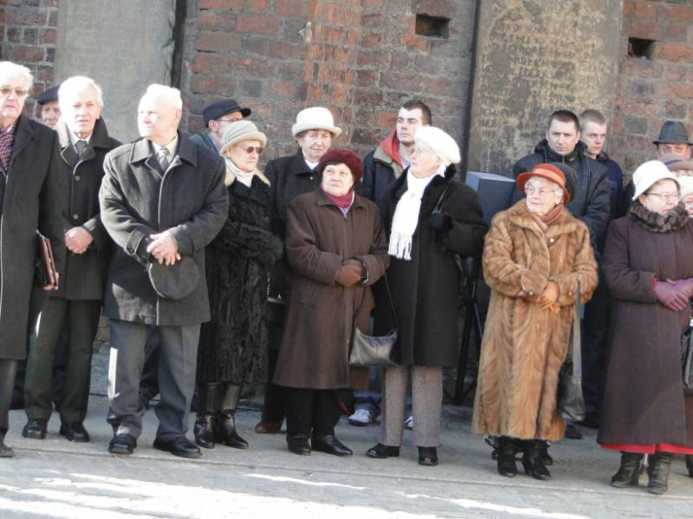 Uroczystości upamiętniające 71 rocznicę pierwszej masowej deportacji Polaków na Syberię