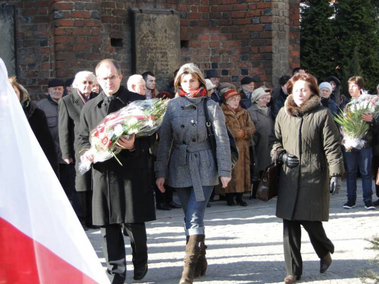 Uroczystości upamiętniające 71 rocznicę pierwszej masowej deportacji Polaków na Syberię