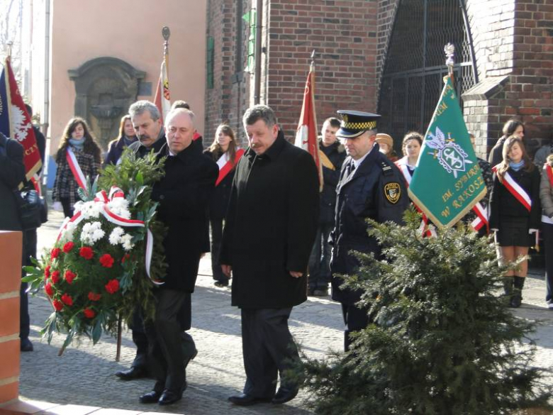 Uroczystości upamiętniające 71 rocznicę pierwszej masowej deportacji Polaków na Syberię