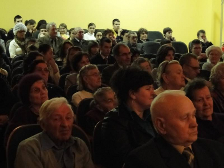 Uroczystości upamiętniające 71 rocznicę pierwszej masowej deportacji Polaków na Syberię