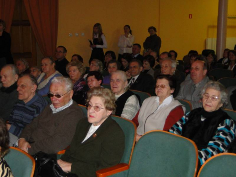 Uroczystości upamiętniające 71 rocznicę pierwszej masowej deportacji Polaków na Syberię