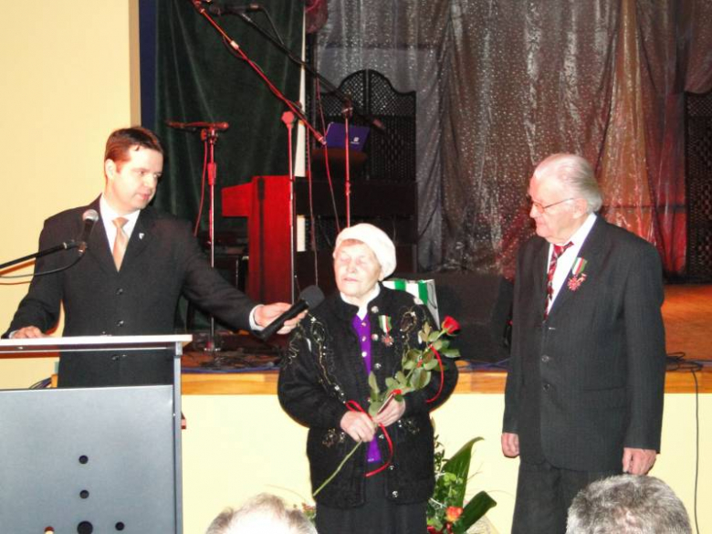 Uroczystości upamiętniające 71 rocznicę pierwszej masowej deportacji Polaków na Syberię