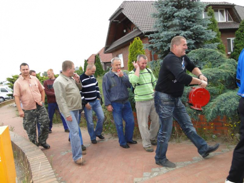 Protest związkowców przed zakladami Röben w Środzie Śląskiej