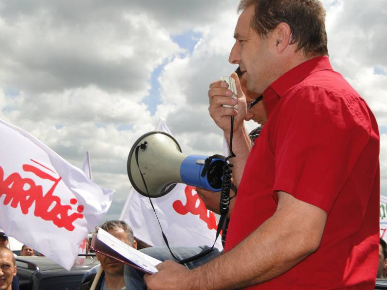 Protest związkowców przed zakladami Röben w Środzie Śląskiej