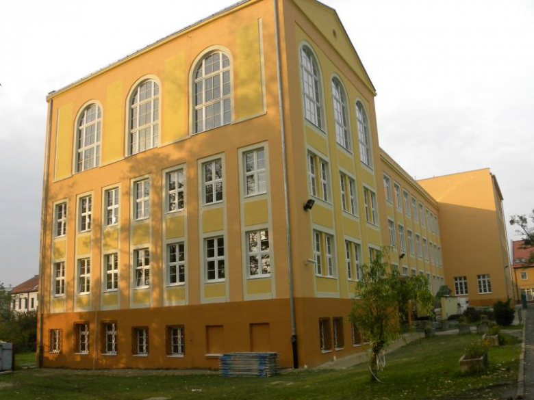Nowa elewacja na PZSP nr 1 w Środzie Śląskiej