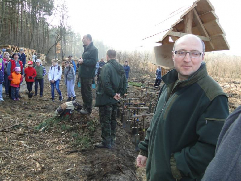 Sadzenie lasu na terenie Leśnictwa Mrozów - kwiecień 2012