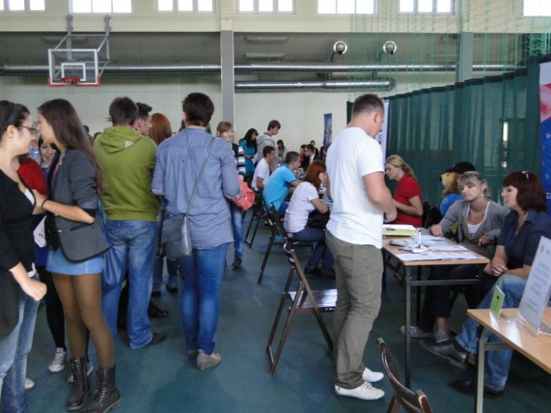 VI Powiatowe Targi Pracy w Środzie Śląskiej