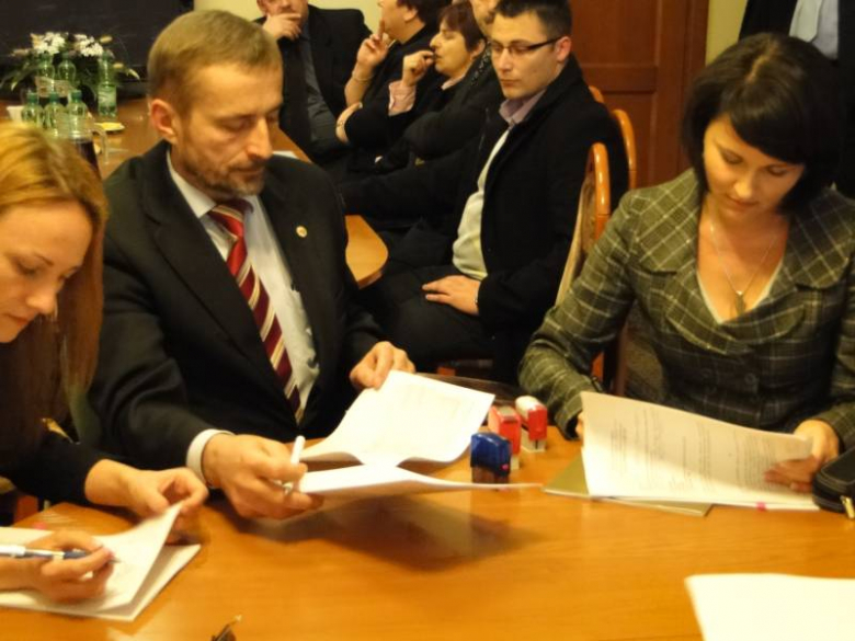 "Odnowa i rozwój wsi" - podpisanie umów w Środzie Śląskiej