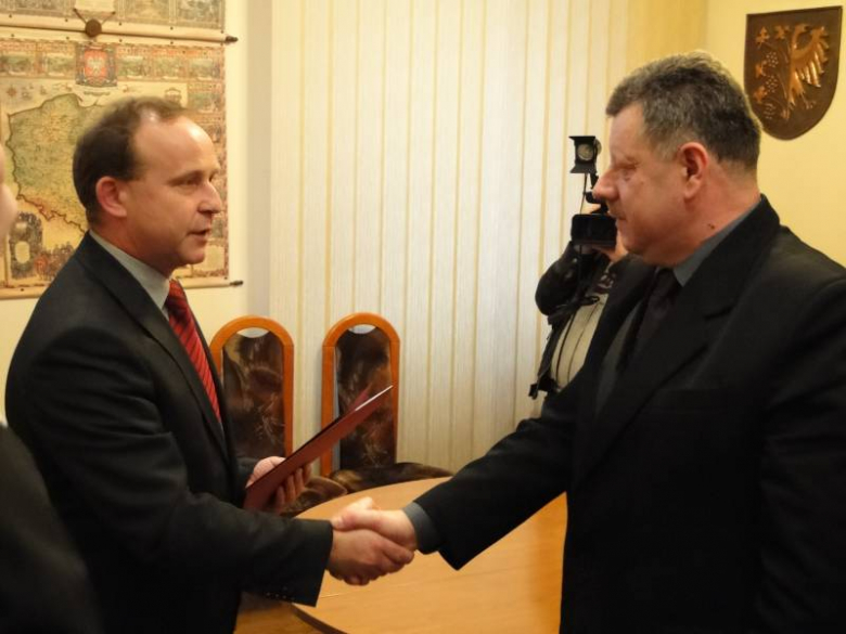 "Odnowa i rozwój wsi" - podpisanie umów w Środzie Śląskiej