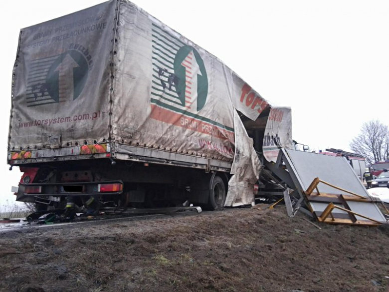 Do wypadku doszło na łuku drogi krajowej nr 8 pod Pustkowem Wilczkowskim 